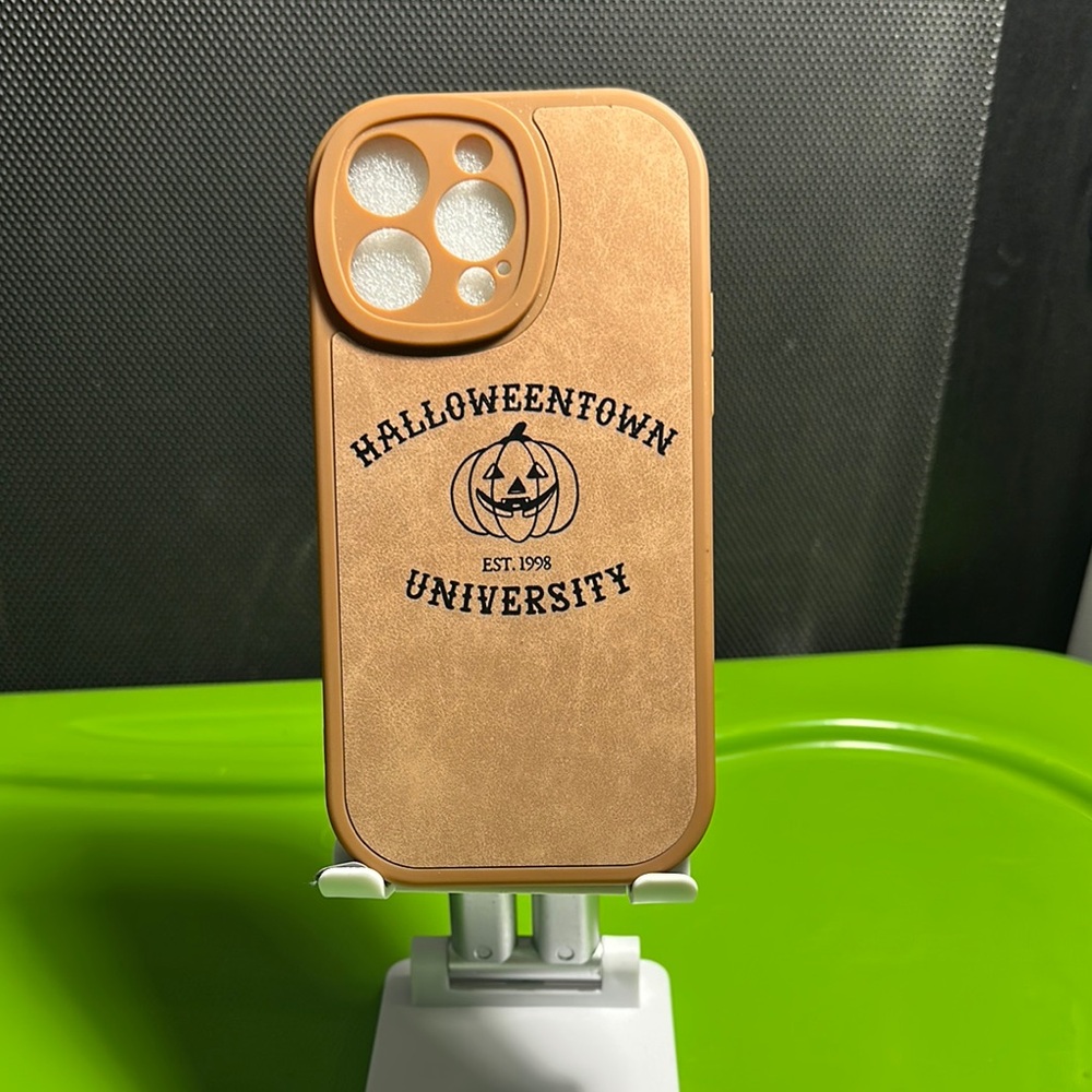 IPhone14 Max Pro Halloweentown University Tan Phone Case